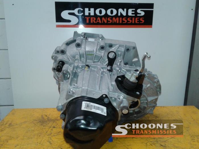 Gearbox from a Dacia Dokker (0S)  2015