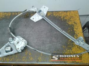 Used Window mechanism 4-door, front right Jeep Cherokee Price on request offered by Schoones Transmissies B.V.