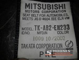 Usagé Ceinture de sécurité avant droite Mitsubishi Pajero Prix € 63,00 Règlement à la marge proposé par Schoones Transmissies B.V.