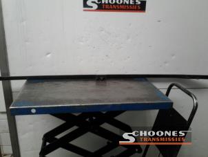 Used Roof rail, right Mitsubishi Pajero Price on request offered by Schoones Transmissies B.V.