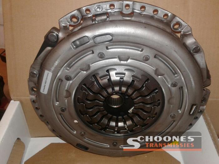 Clutch kit (complete) from a Volkswagen Golf 2012