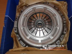 Neuf Kit embrayage (complet) Dodge Caliber Prix € 349,39 Prix TTC proposé par Schoones Transmissies B.V.
