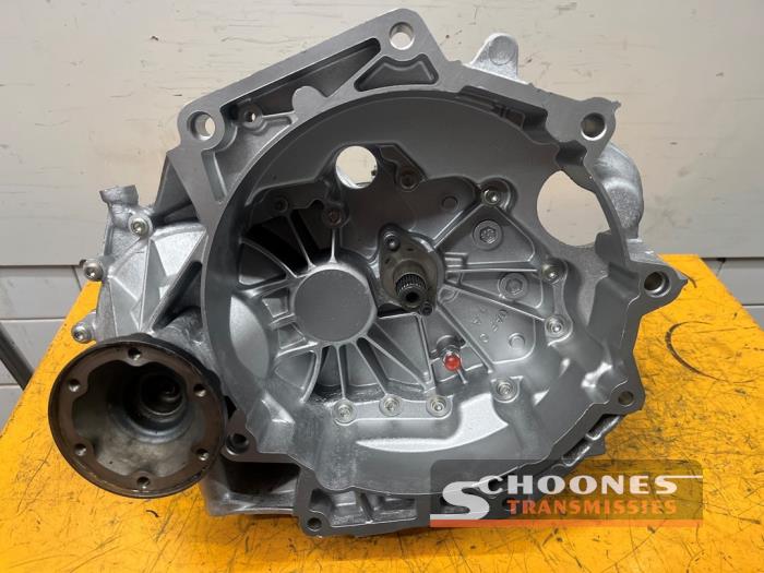 Gearbox from a Volkswagen Golf Plus (5M1/1KP)  2008