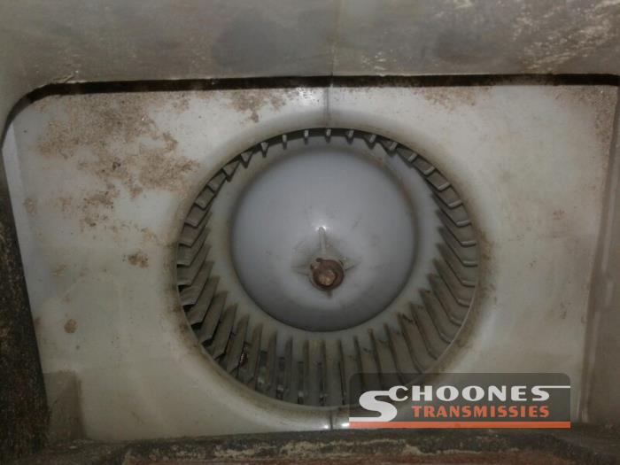 Motor de ventilador de calefactor de un Opel Frontera 1994