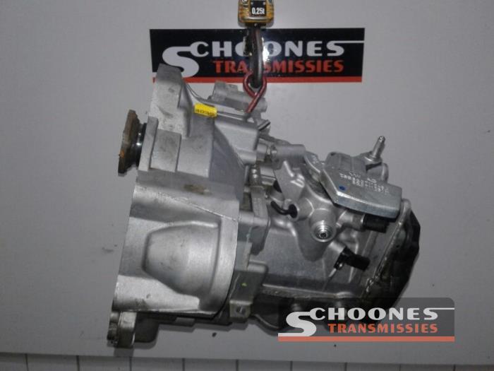 Gearbox from a Volkswagen Golf VII (AUA) 1.6 TDI 16V 2019