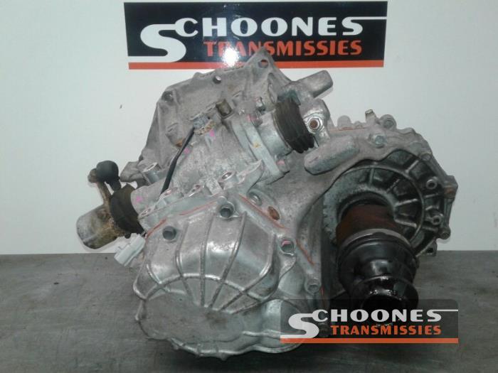 Gearbox from a Toyota Yaris II (P9) 1.4 D-4D 2007
