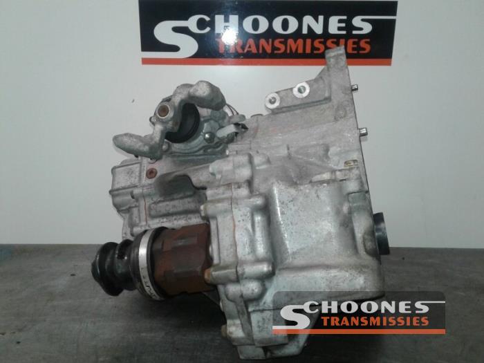 Gearbox from a Toyota Yaris II (P9) 1.4 D-4D 2007