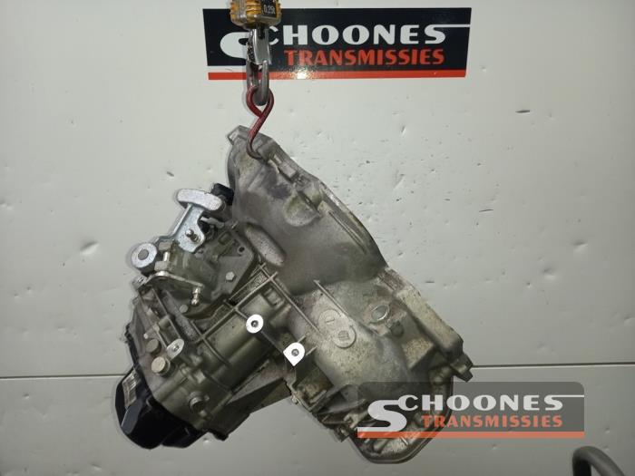 Gearbox from a Opel Corsa E 1.2 16V 2015