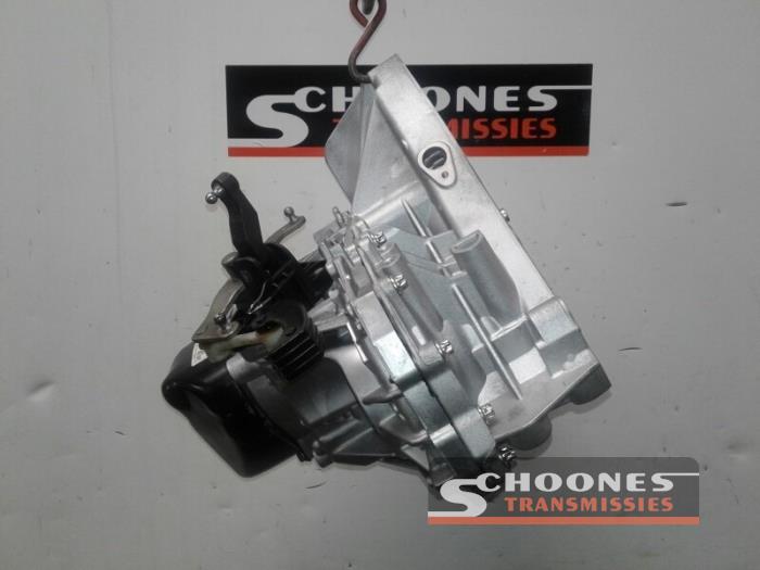 Gearbox from a Renault Kangoo Express (FW)  2014