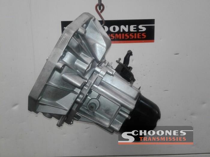 Gearbox from a Renault Kangoo Express (FW)  2014