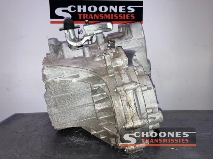 Gearbox from a Fiat Freemont 2.0 MultiJet 140 16V 2016