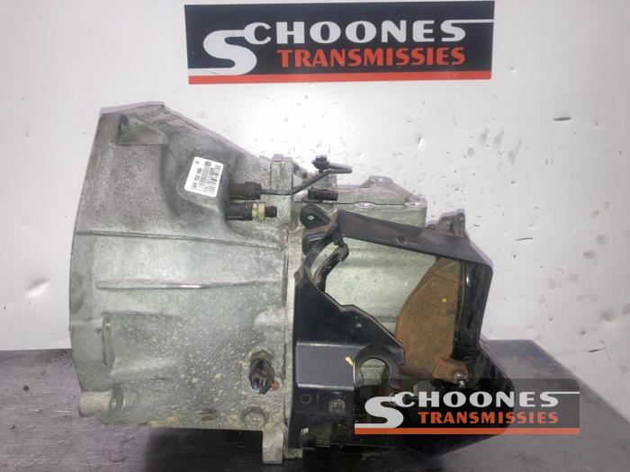 Gearbox from a Ford Fiesta 6 (JA8) 1.0 SCI 12V 80 2015