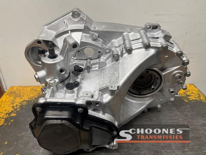 Gearbox from a Volkswagen Transporter T6 2.0 TDI DRF 2017