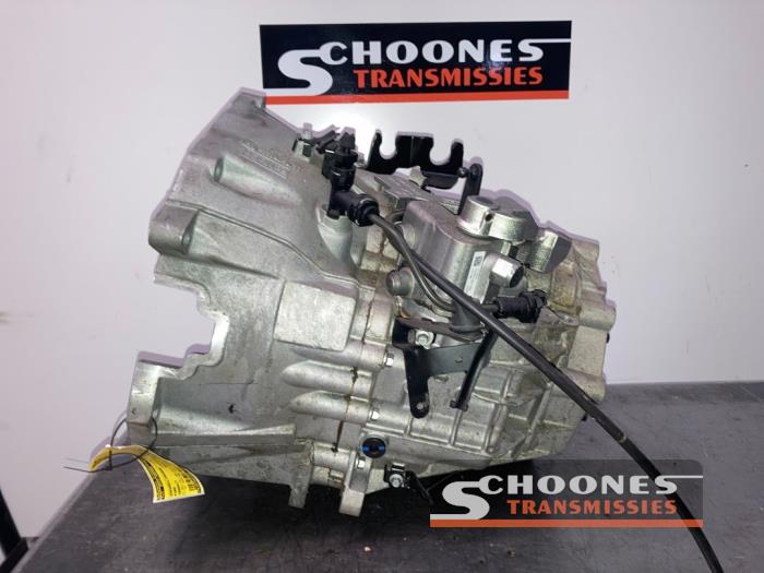 Gearbox from a Ford Transit Custom 2.2 TDCi 16V 2015