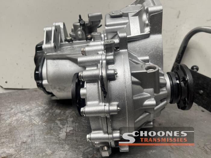 Gearbox from a Volkswagen Polo V (6R)  2011