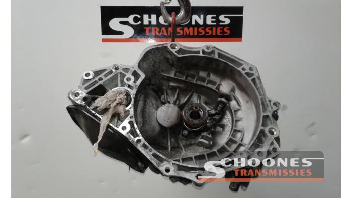 Gearbox from a Opel Corsa C (F08/68)  2004