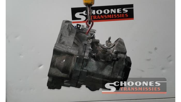 Gearbox from a Volkswagen Polo IV (9N1/2/3) 1.4 TDI 75 2002