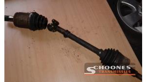 Used Front drive shaft, left Landrover R.R.S. L320 Price on request offered by Schoones Transmissies B.V.
