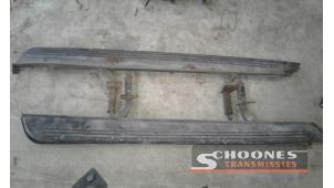Used Footboard, right Landrover Range Rover Price on request offered by Schoones Transmissies B.V.