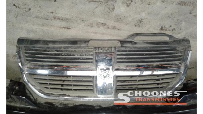 Używane Grill Dodge Journey Cena € 63,00 Procedura marży oferowane przez Schoones Transmissies B.V.