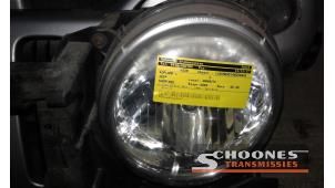 Używane Reflektor lewy Jeep Cherokee Cena € 52,50 Procedura marży oferowane przez Schoones Transmissies B.V.
