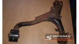 Used Rear wishbone, right Landrover R.R.S. L320 Price on request offered by Schoones Transmissies B.V.