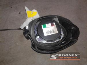 Used Seatbelt tensioner, right Landrover R.R.S. L320 Price on request offered by Schoones Transmissies B.V.