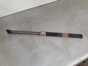 Used Set of gas struts for boot Mercedes E Combi (S211) 2.2 E-220 CDI 16V Price € 20,00 Margin scheme offered by Tijdeman Mercedes Onderdelen