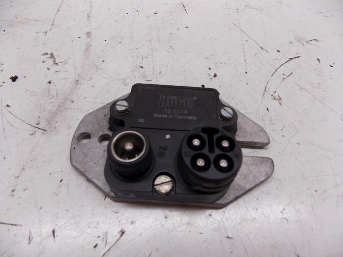Ignition module from a Mercedes-Benz S (W126) 500 SE,SEL RUF 1983
