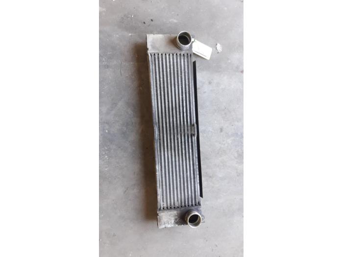 Usados Intercooler Mercedes Viano (639) 3.0 CDI V6 24V Precio € 61,71 IVA incluido ofrecido por Tijdeman Mercedes Onderdelen