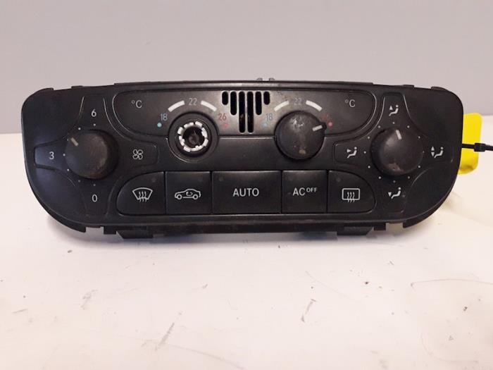Air conditioning control panel from a Mercedes-Benz CLK (R209) 2.6 240 V6 18V 2004
