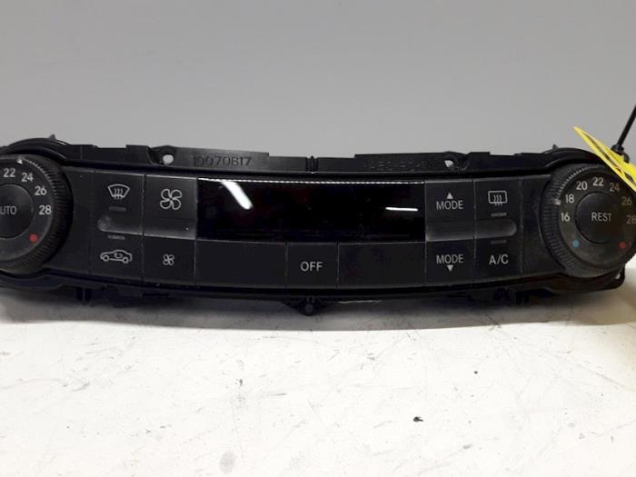 Gebrauchte Climatronic Panel Mercedes E (W211) 2.2 E-200 CDI 16V Preis auf Anfrage angeboten von Tijdeman Mercedes Onderdelen