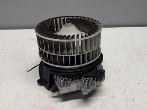 Used Heating and ventilation fan motor Mercedes CLK (R208) 3.2 320 V6 18V Price on request offered by Tijdeman Mercedes Onderdelen