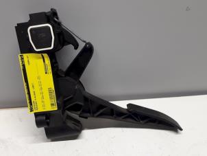 Used Accelerator pedal Mercedes A (W169) 1.7 A-170 3-Drs. Price on request offered by Tijdeman Mercedes Onderdelen