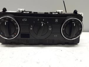 Begagnade Luftkonditionering, kontrollpanel Mercedes A (W169) 2.0 A-180 CDI 16V 5-Drs. Pris € 49,00 Marginaltabell erbjuds av Tijdeman Mercedes Onderdelen