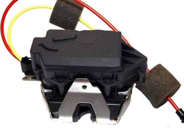 Tailgate lock mechanisms with part number A2117400036 stock