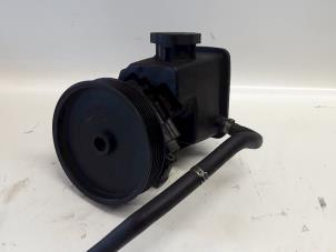 Used Power steering pump Mercedes C (W204) 2.2 C-220 CDI 16V Price on request offered by Tijdeman Mercedes Onderdelen