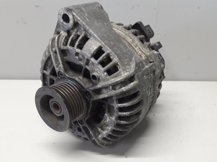 Gebrauchte Dynamo Mercedes E (W211) 5.0 E-500 V8 24V Preis auf Anfrage angeboten von Tijdeman Mercedes Onderdelen