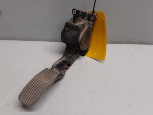 Used Accelerator pedal Mercedes Vito (639.7) 2.2 111 CDI 16V Price € 36,29 Inclusive VAT offered by Tijdeman Mercedes Onderdelen