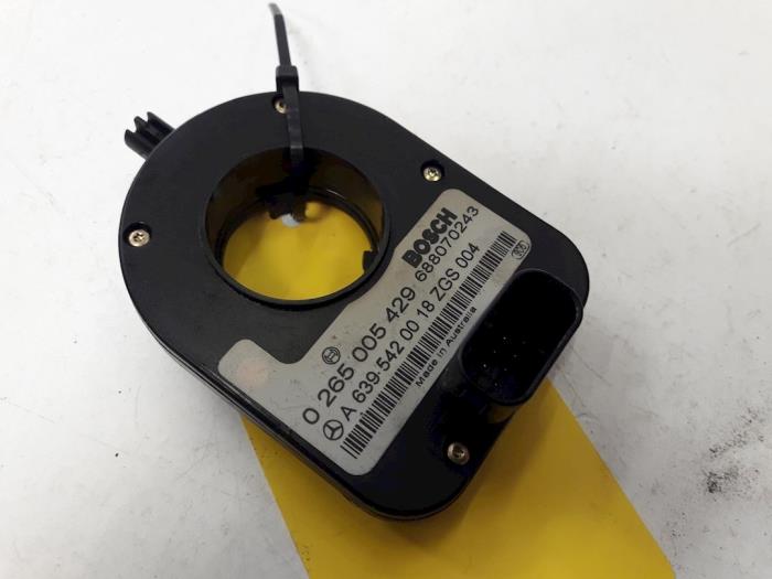 Begagnade Styrvinkelsensor Mercedes Vito (639.7) 3.0 120 CDI V6 24V Pris € 59,29 Inklusive moms erbjuds av Tijdeman Mercedes Onderdelen