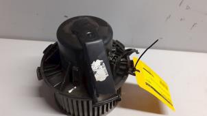 Usados Motor de ventilador de calefactor Mercedes Sprinter 3,5t (906.63) 210 CDI 16V Euro 5 Precio € 48,40 IVA incluido ofrecido por Tijdeman Mercedes Onderdelen