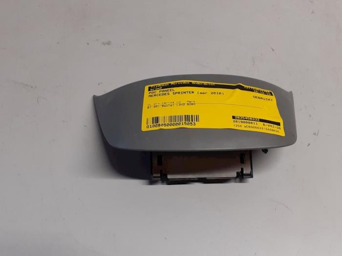 Begagnade PDC-panel Mercedes Sprinter 3,5t (906.63) 310 CDI 16V Pris € 30,00 Marginaltabell erbjuds av Tijdeman Mercedes Onderdelen