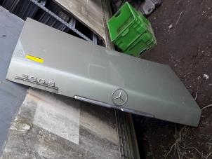 Usados Cubierta de maletero Mercedes S (W116) 280 S Precio de solicitud ofrecido por Tijdeman Mercedes Onderdelen