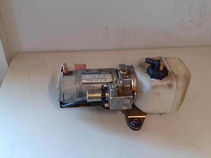 Begagnade Hydraulpump Mercedes SL (R129) 3.0 300 SL 24V Pris € 750,00 Marginaltabell erbjuds av Tijdeman Mercedes Onderdelen