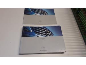 Gebrauchte Betriebsanleitung Mercedes Vito (639.6) 2.2 111 CDI 16V Preis € 48,40 Mit Mehrwertsteuer angeboten von Tijdeman Mercedes Onderdelen