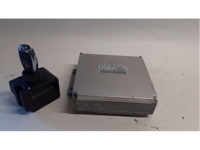 Used Ignition lock + computer Mercedes S (W220) 3.2 S-320 18V Price on request offered by Tijdeman Mercedes Onderdelen