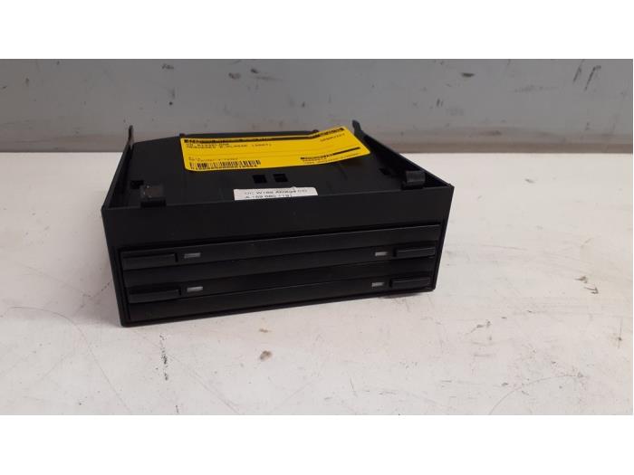 Gebrauchte CD Wechsler Mercedes B (W245) 1.5 B-150 16V Preis € 25,00 Margenregelung angeboten von Tijdeman Mercedes Onderdelen