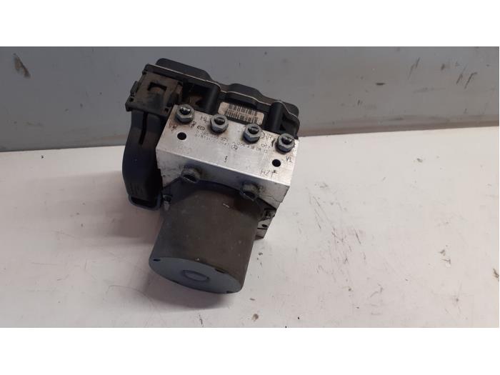 Begagnade ABS-pump Mercedes B (W245) 1.5 B-150 16V Pris € 75,00 Marginaltabell erbjuds av Tijdeman Mercedes Onderdelen
