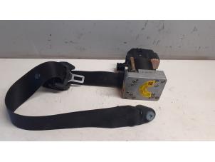 Used Front seatbelt, right Mercedes S (W220) 3.2 S-320 CDI 24V Price on request offered by Tijdeman Mercedes Onderdelen