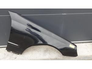 Used Front wing, right Mercedes CLK (W209) 2.6 240 V6 18V Price on request offered by Tijdeman Mercedes Onderdelen